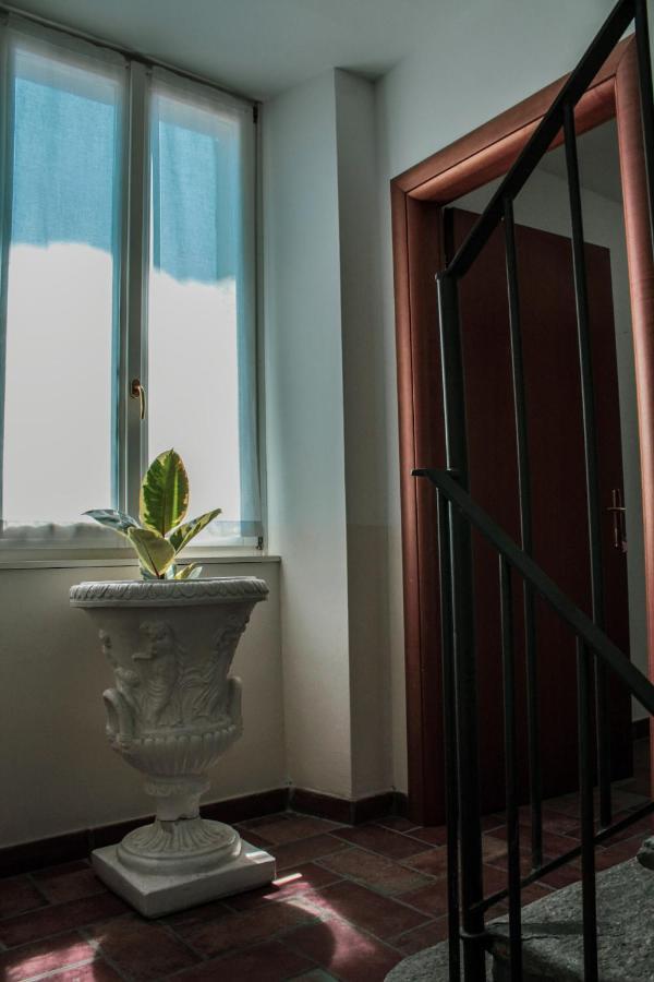 Da Laura Bed & Breakfast บรูนาเต ภายนอก รูปภาพ