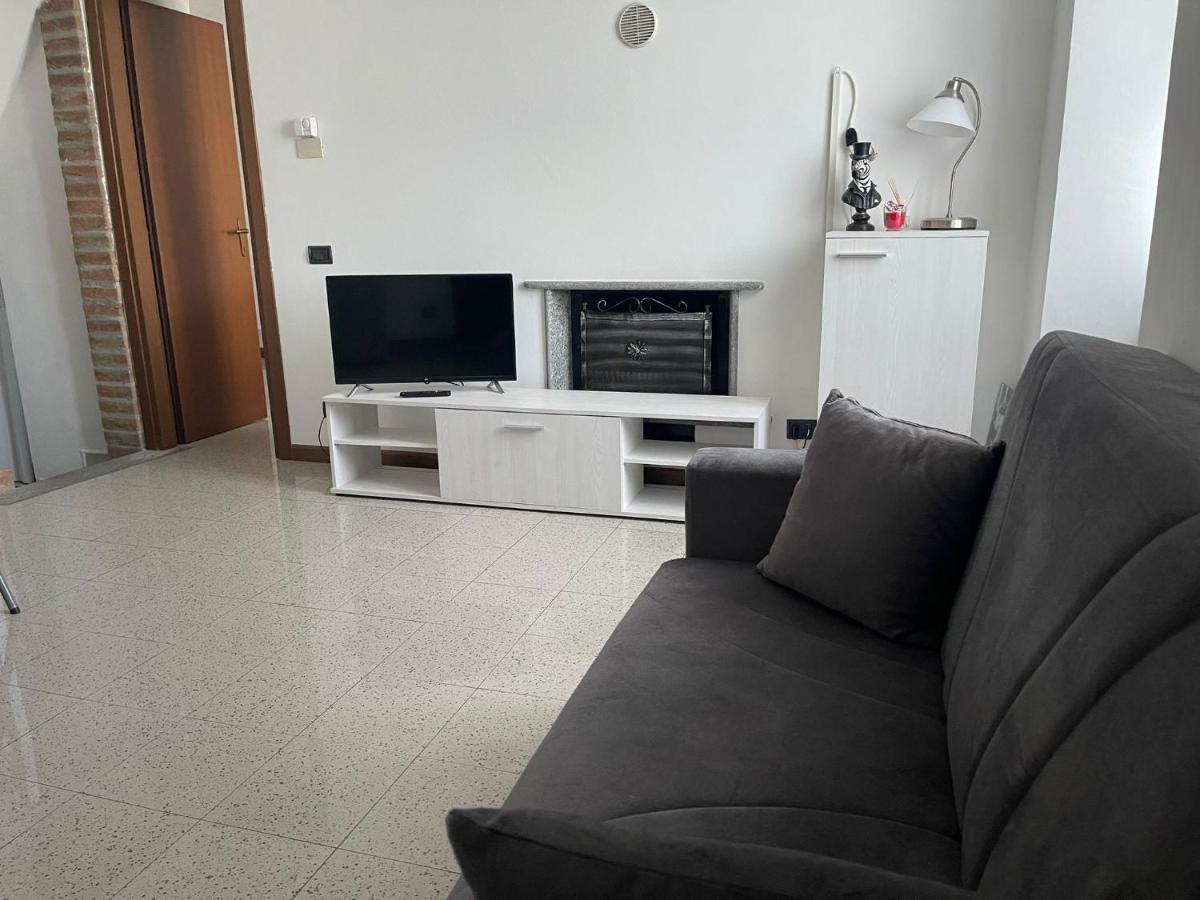 Da Laura Bed & Breakfast บรูนาเต ภายนอก รูปภาพ